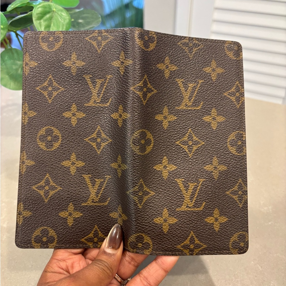 LV Monogram Checkbook - Picture 5 of 7
